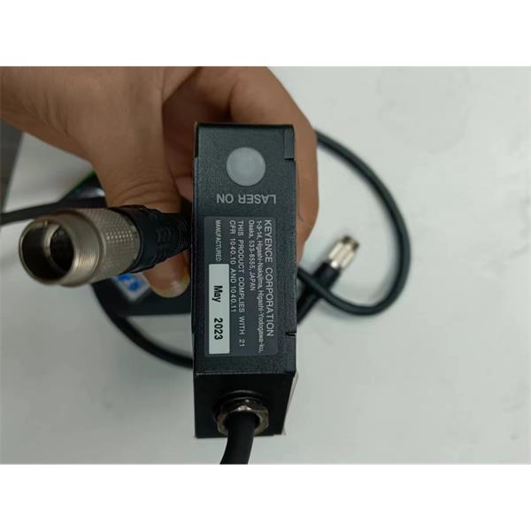 日本KEYENCE基恩士LK-G5000高精度CMOS激光位移傳感器感測(cè)頭LK-H082