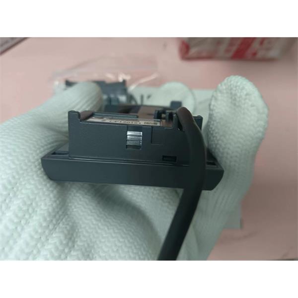 KEYENCE超小型數字激光傳感器放大器單元LV-N11CP